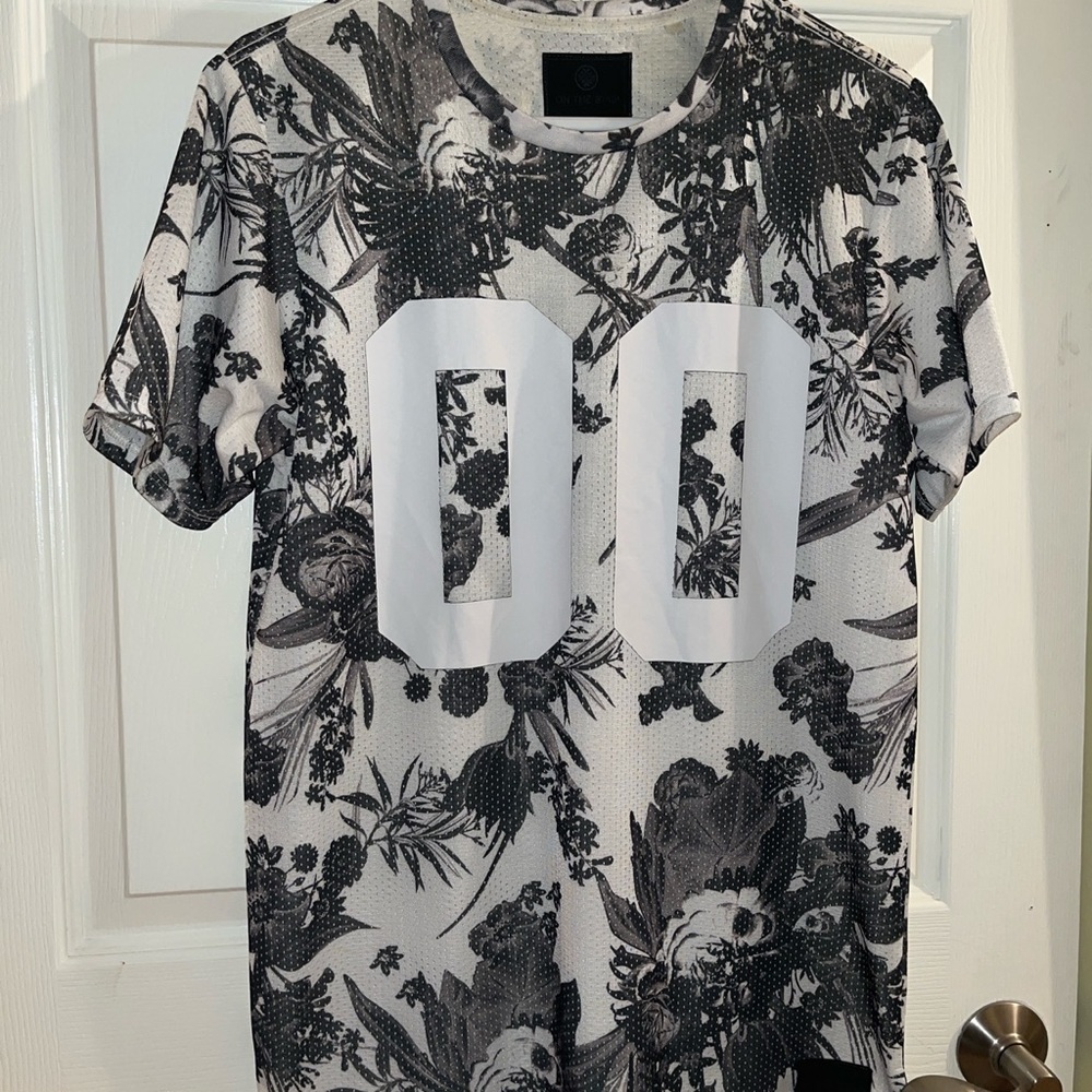 On The Byas Mens Streetwear Jersey